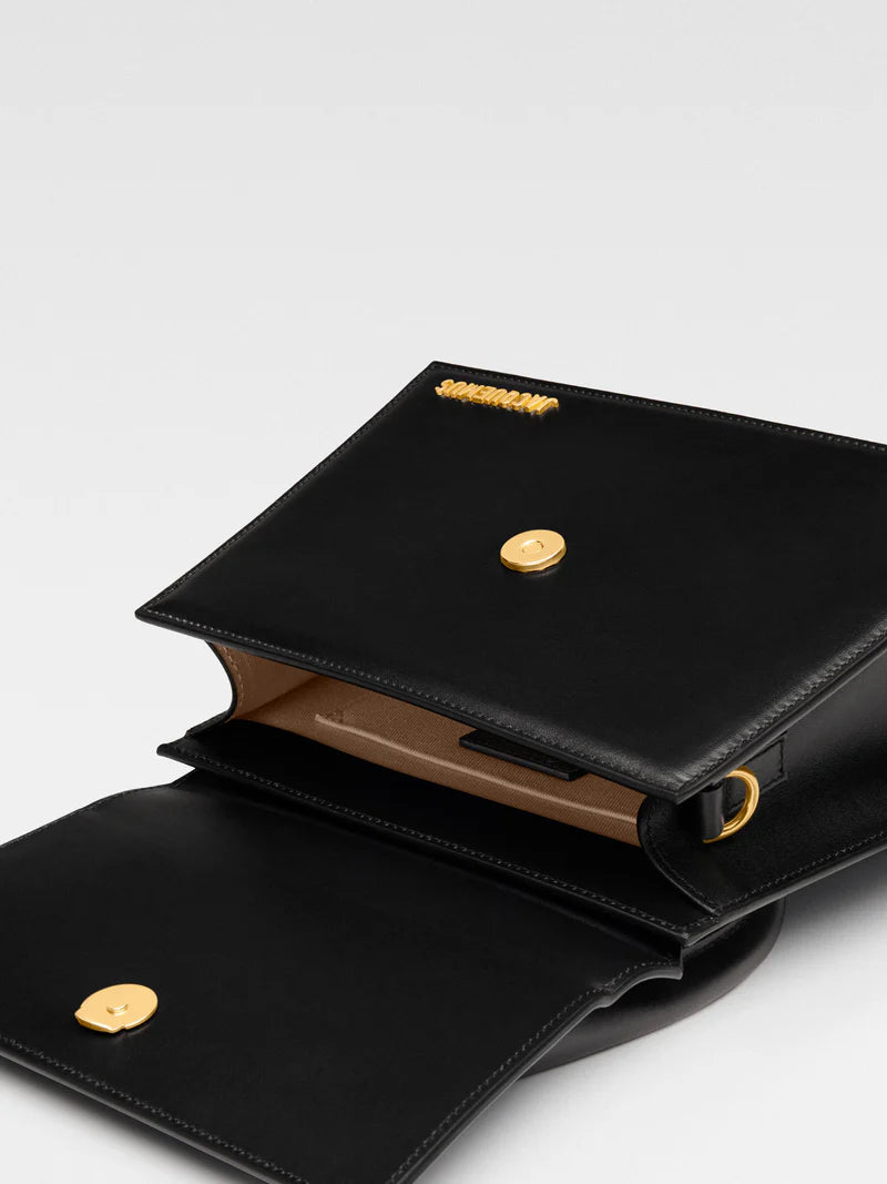 NYRELLA™– Le Grand Chiquito Black